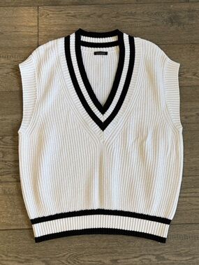 Dynamite White Knit V-Neck Vest with Black Stripe Trim